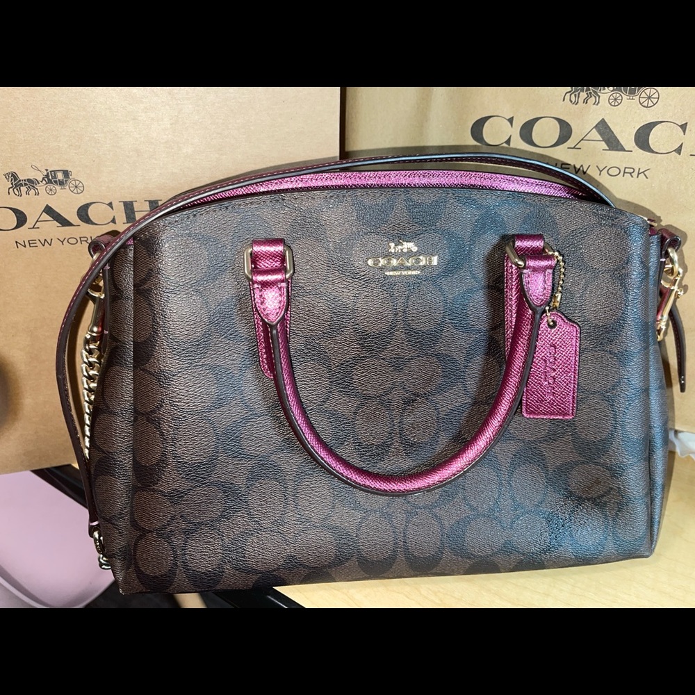 Authentic coach bag. Used 2 times no signs of use except inside the bag